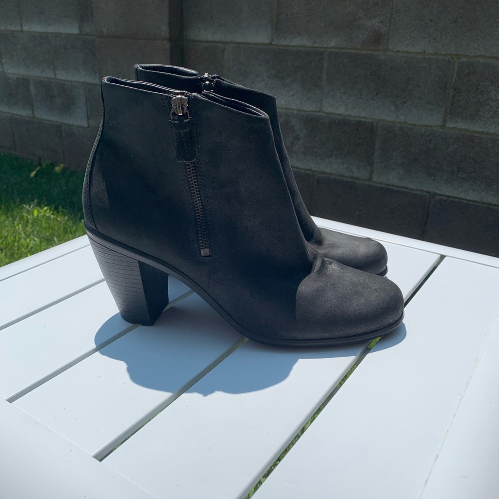NEW Ecco Leather black booties 10/10.5 (41)